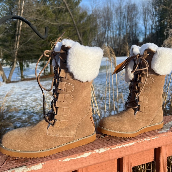 EMU  Ridge Australia Water Resistant Sherpa Boots.  Lace up front,  Stay Warm - Picture 5 of 8